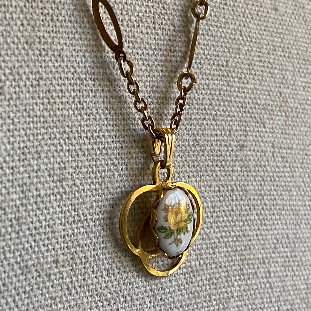 Gold Rose Pendant Necklace - Picture 3 of 5